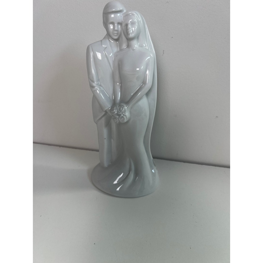 House‎ of Lloyd 1999 White Porcelain 7.75" Bride and Groom Figurine Embrace